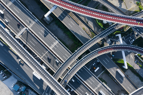 大型車両による安定輸送体制