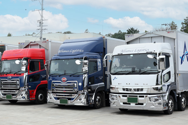 大型車両による安定輸送体制