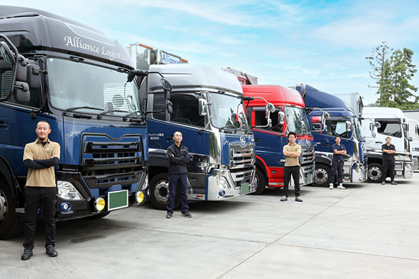 大型車両による安定輸送体制