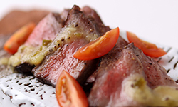 鹿スペアリブの炙り焼き