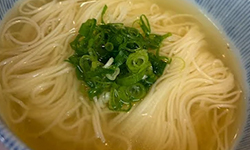 鹿スペアリブの炙り焼き